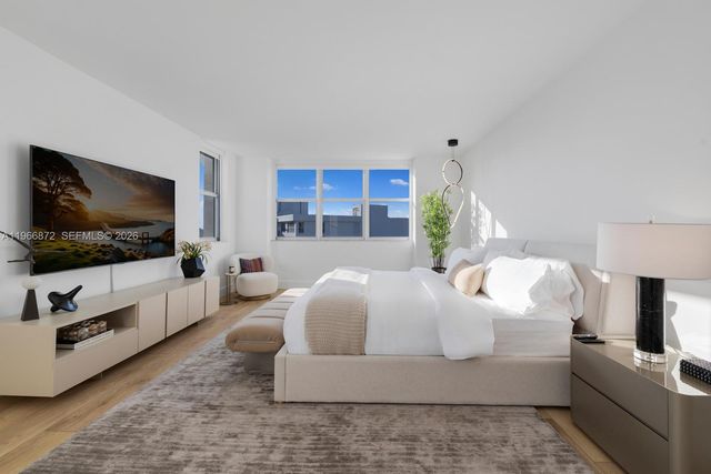 9111 E Bay Harbor Dr PH-D, Bay Harbor Islands, FL 33154