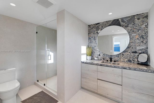 9111 E Bay Harbor Dr PH-D, Bay Harbor Islands, FL 33154