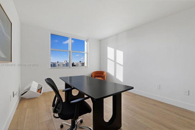 9111 E Bay Harbor Dr PH-D, Bay Harbor Islands, FL 33154