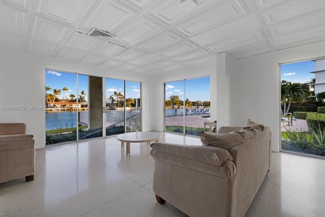 9111 E Bay Harbor Dr PH-D, Bay Harbor Islands, FL 33154