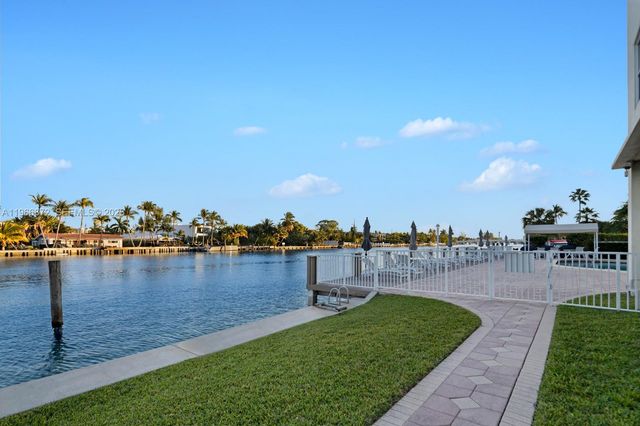 9111 E Bay Harbor Dr PH-D, Bay Harbor Islands, FL 33154