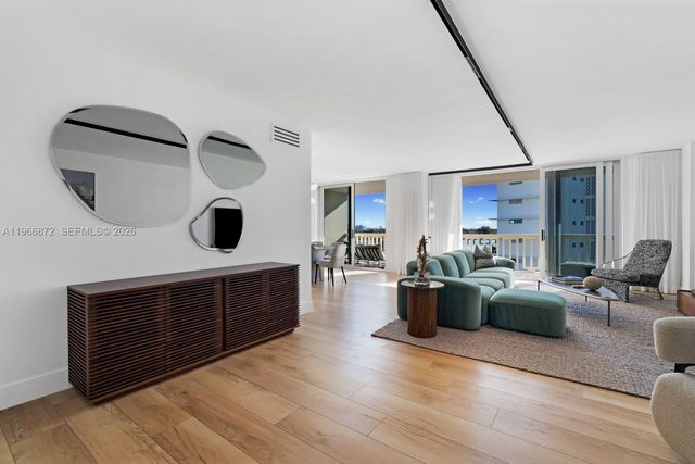 9111 E Bay Harbor Dr PH-D, Bay Harbor Islands, FL 33154