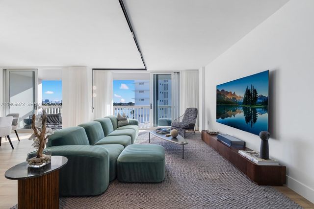 9111 E Bay Harbor Dr PH-D, Bay Harbor Islands, FL 33154