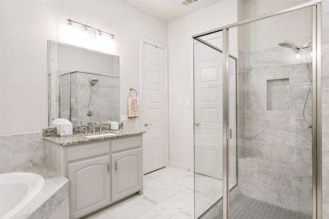 1024 Myers Park Trail, Roanoke, TX 76262