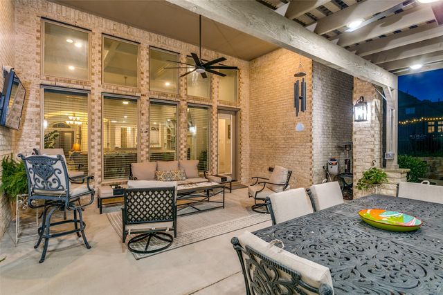 1024 Myers Park Trail, Roanoke, TX 76262
