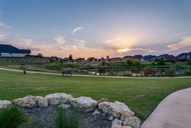 1024 Myers Park Trail, Roanoke, TX 76262