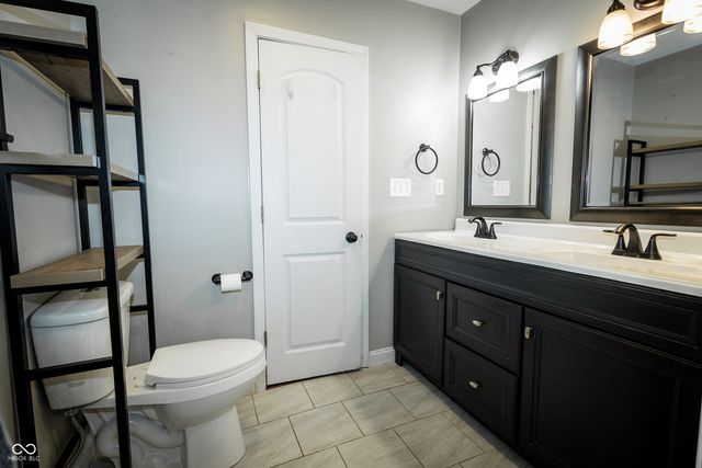 963 W Clinton Street, Danville, IN 46122