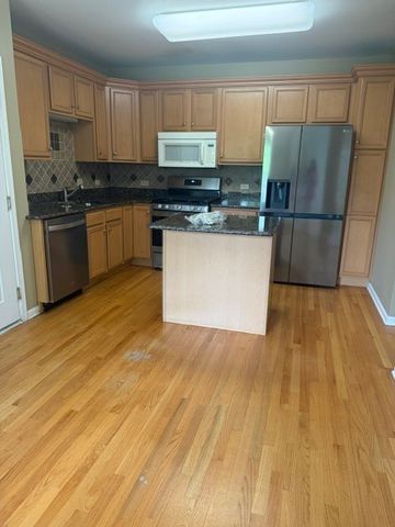 1330 Lunt Court 1330, Schaumburg, IL 60193