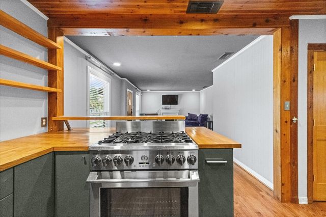 6050 Penrose Avenue, Dallas, TX 75206