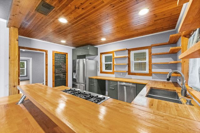 6050 Penrose Avenue, Dallas, TX 75206