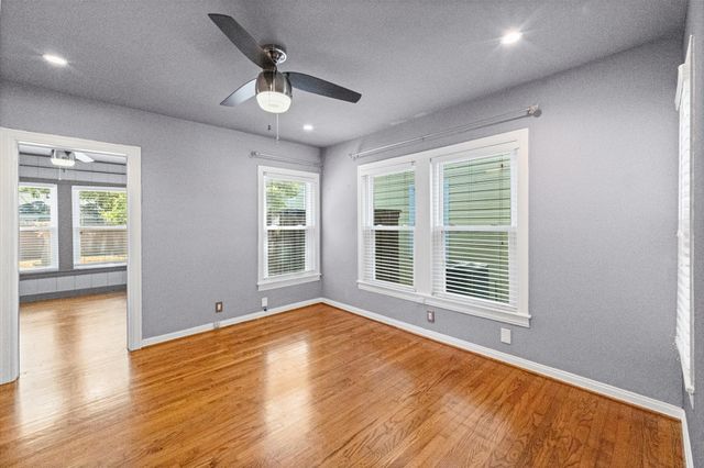 6050 Penrose Avenue, Dallas, TX 75206
