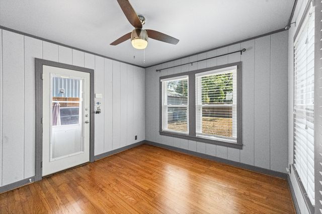 6050 Penrose Avenue, Dallas, TX 75206