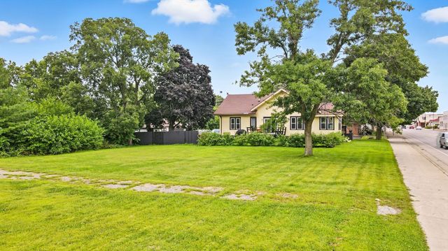 330 S Oak Avenue, Owatonna, MN 55060