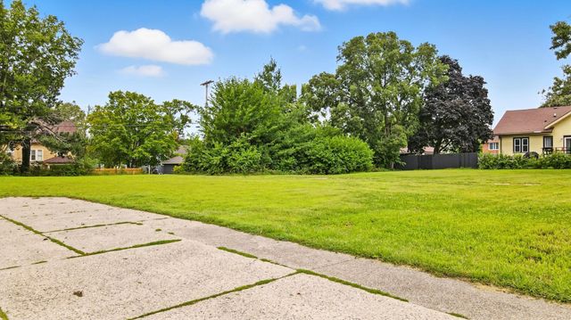 330 S Oak Avenue, Owatonna, MN 55060