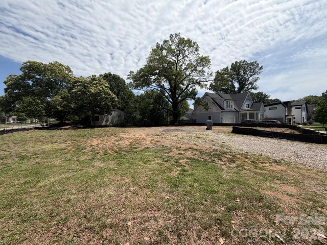 400 Greystone Road, Charlotte, NC 28209
