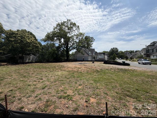 400 Greystone Road, Charlotte, NC 28209
