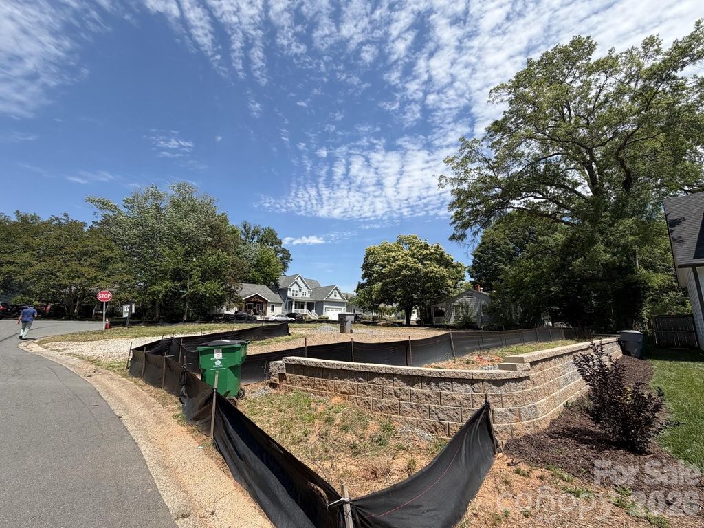 400 Greystone Road, Charlotte, NC 28209