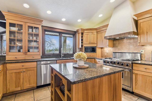 3538 Inverness Road, Waterloo, IA 50701