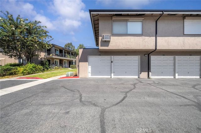 660 S Glassell Street 54, Orange, CA 92866