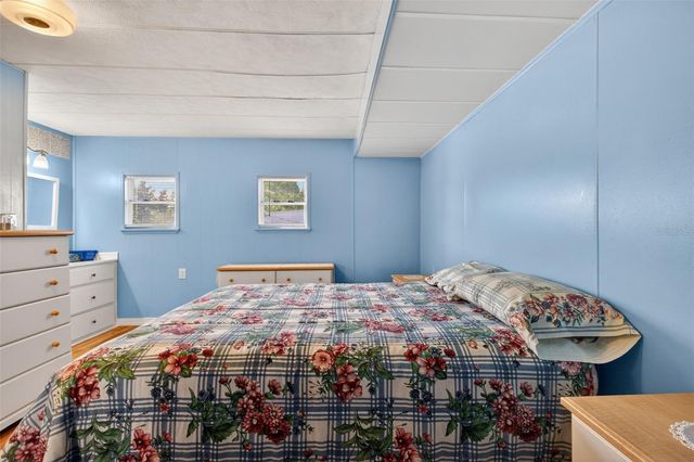 39136 FLORA AVENUE, Zephyrhills, FL 33542