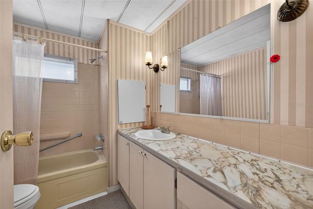 39136 FLORA AVENUE, Zephyrhills, FL 33542