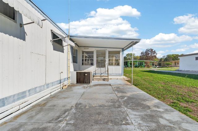 39136 FLORA AVENUE, Zephyrhills, FL 33542