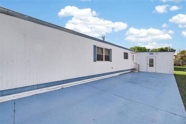 39136 FLORA AVENUE, Zephyrhills, FL 33542