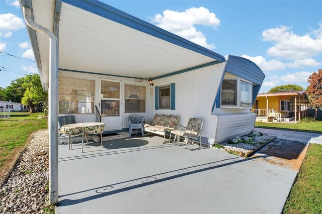 39136 FLORA AVENUE, Zephyrhills, FL 33542