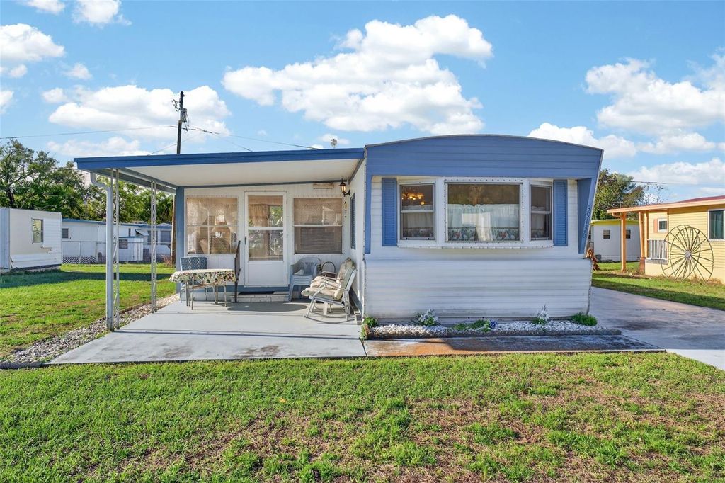 39136 FLORA AVENUE, Zephyrhills, FL 33542