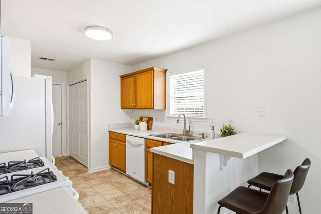 5170 Centennial Creek View NW, Acworth, GA 30102