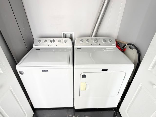 2717 W Peterson Avenue 2F, Chicago, IL 60659