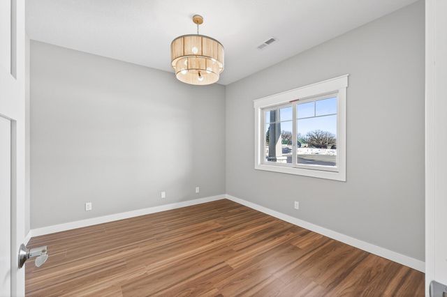 1043 Legend Lane, River Falls, WI 54022