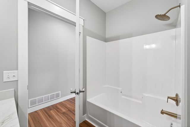 1043 Legend Lane, River Falls, WI 54022