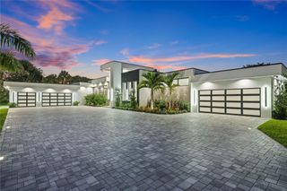 8795 Valencia Ct, Parkland, FL 33067
