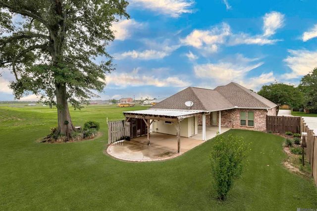 107 River Run Ct, New Roads, LA 70760