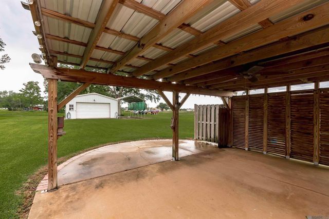 107 River Run Ct, New Roads, LA 70760