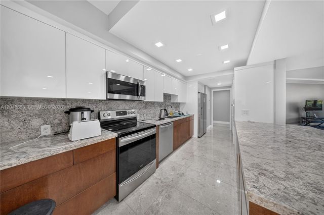 2800 Island Blvd 302, Aventura, FL 33160