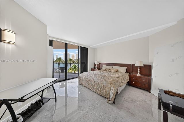 2800 Island Blvd 302, Aventura, FL 33160