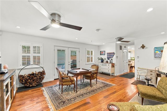 1245 E Columbus Boulevard, Fayetteville, AR 72701