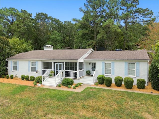 1245 E Columbus Boulevard, Fayetteville, AR 72701