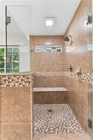 1245 E Columbus Boulevard, Fayetteville, AR 72701