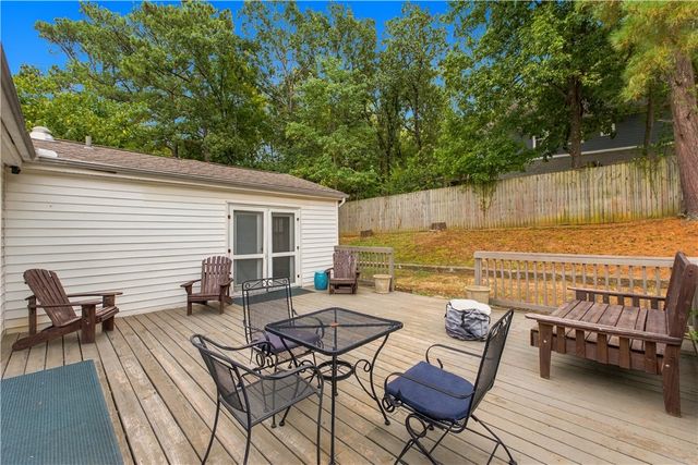 1245 E Columbus Boulevard, Fayetteville, AR 72701
