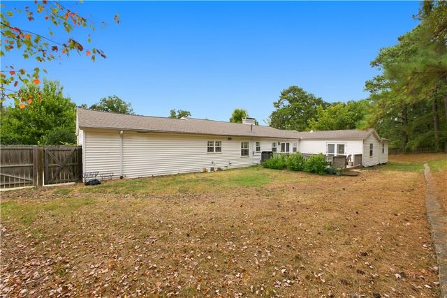 1245 E Columbus Boulevard, Fayetteville, AR 72701