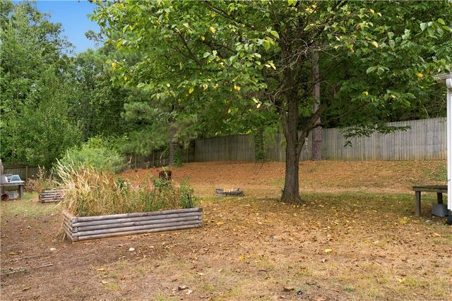 1245 E Columbus Boulevard, Fayetteville, AR 72701