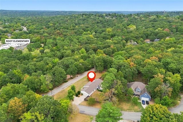1245 E Columbus Boulevard, Fayetteville, AR 72701