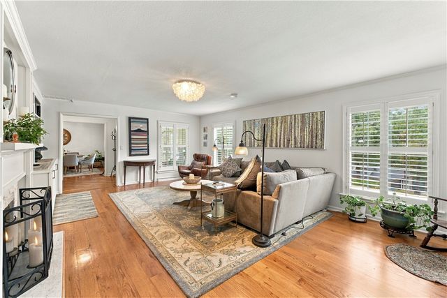 1245 E Columbus Boulevard, Fayetteville, AR 72701