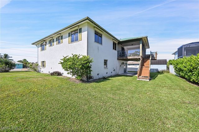 103 Tahiti CIR, Naples, FL 34113