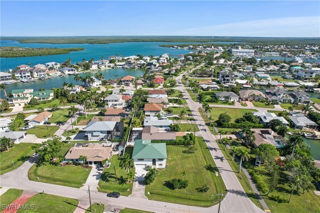 103 Tahiti CIR, Naples, FL 34113