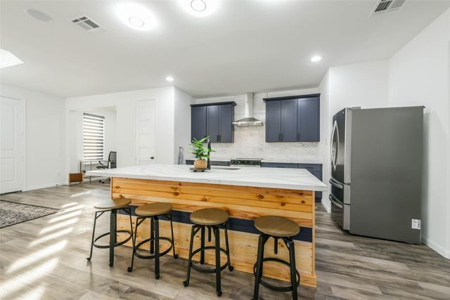 2111 Ontario Street, Baytown, TX 77520