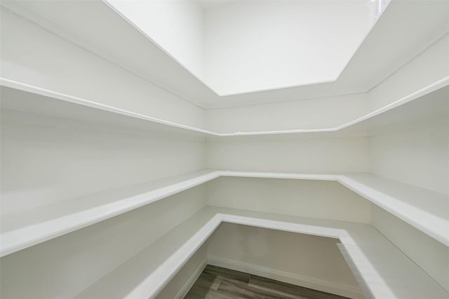 2111 Ontario Street, Baytown, TX 77520